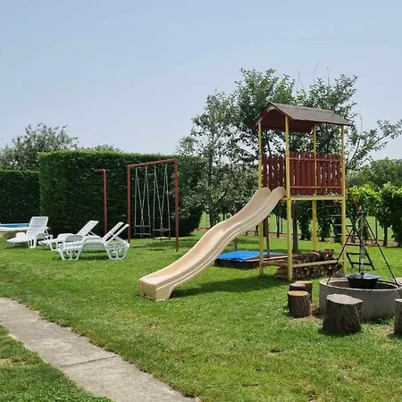 Apartment Hutiferi *
